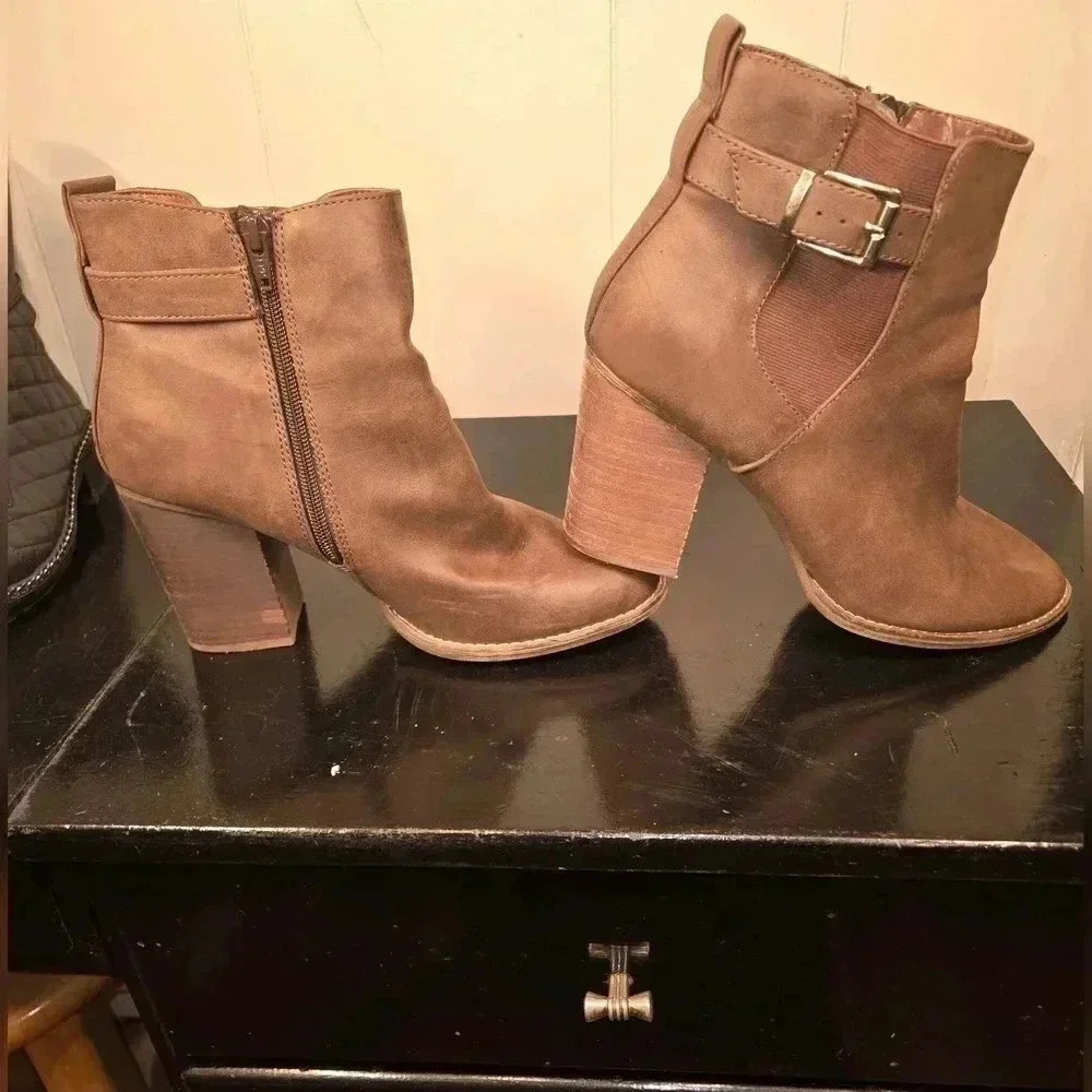 Aldo Booties Size 10